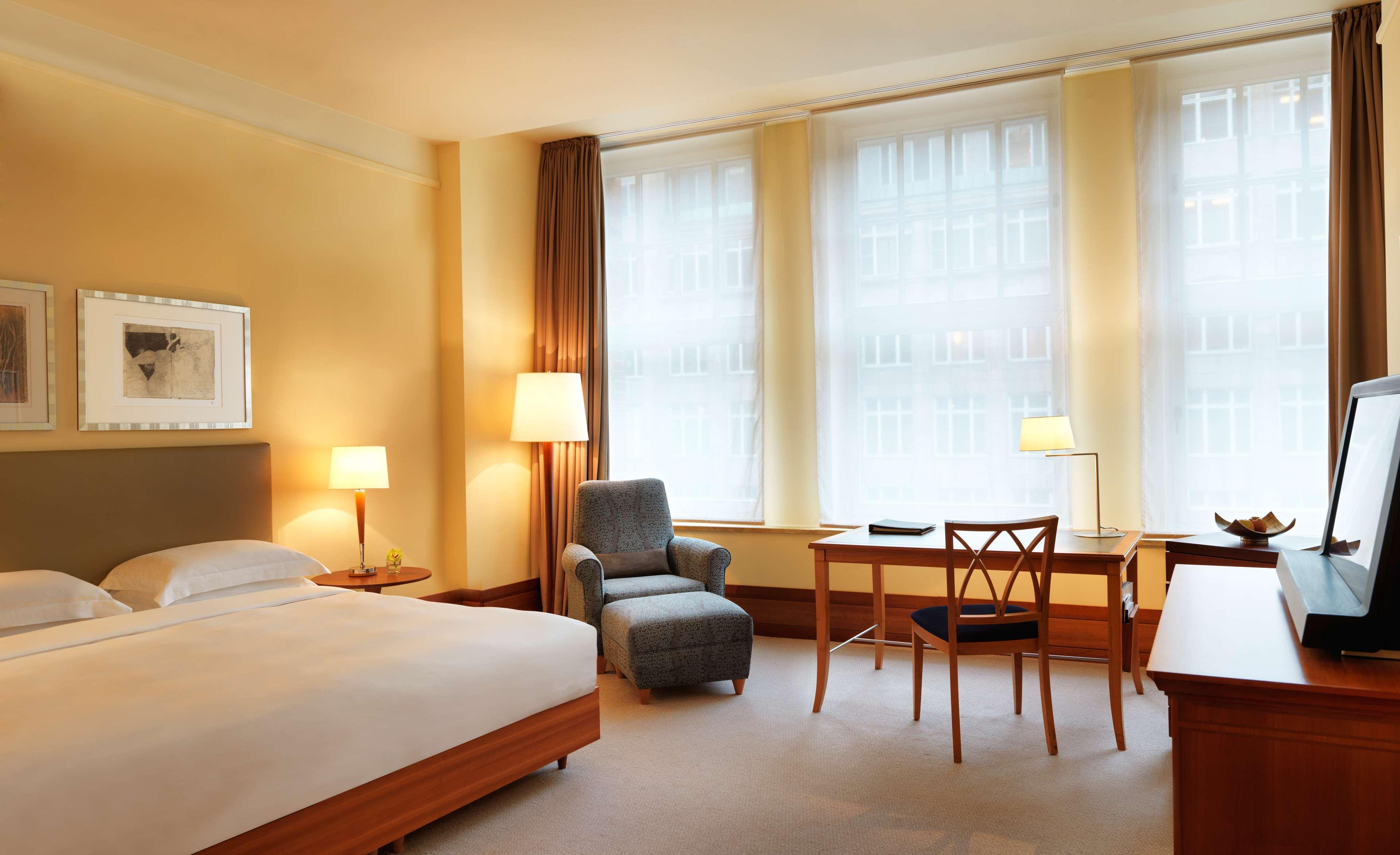Hamburg Airport To Park Hyatt Hotel
